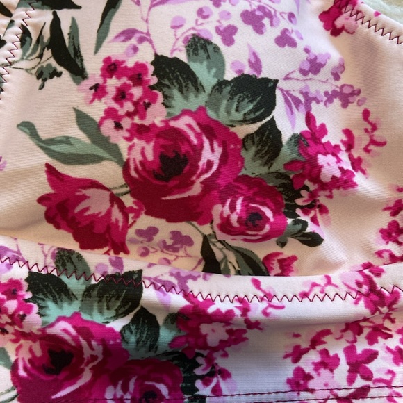 ⭐️ Mossimo Deep Red Floral Bikini Set - Picture 7 of 13